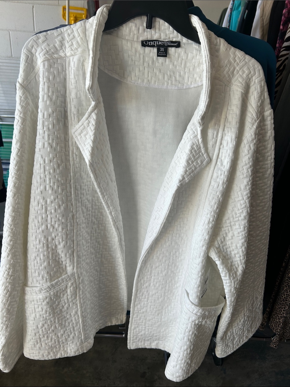 Onque Woman White Textured Open-Front Blazer